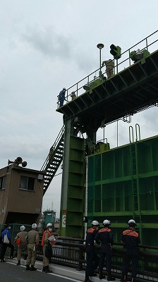 R4水樋門鉄扉操作訓練 1